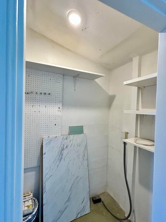 Building Photo - 2895 Crosley Dr W