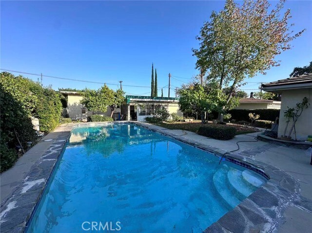 Building Photo - 1126 Highland Oaks Dr