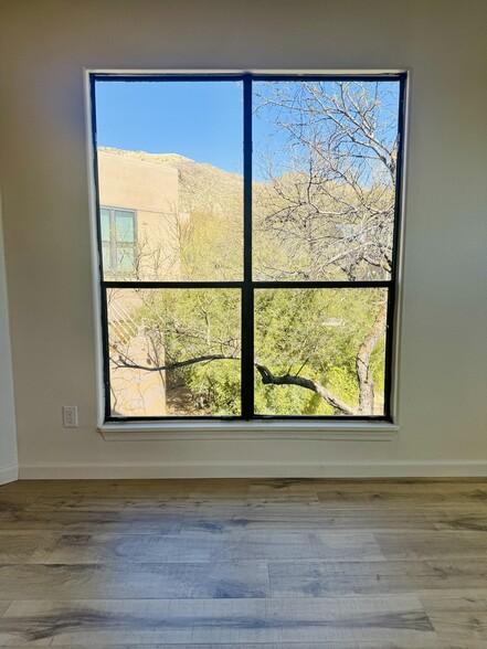 Living Room - 6655 N Canyon Crest Dr