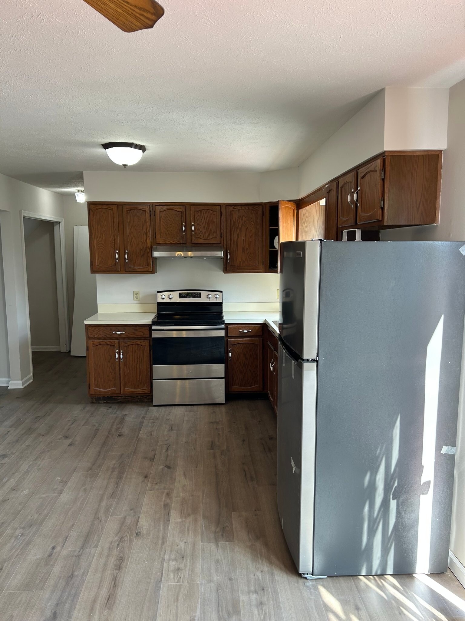 Building Photo - 121 Edgewood Dr