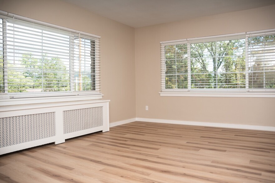 Building Photo - 101 41st St