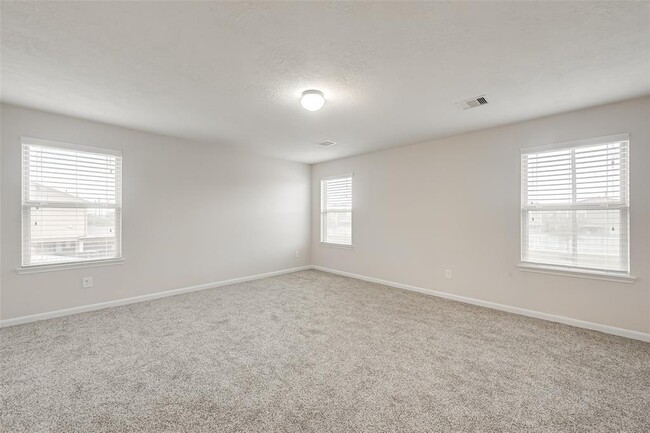 Building Photo - 15910 Copper Oak Ln