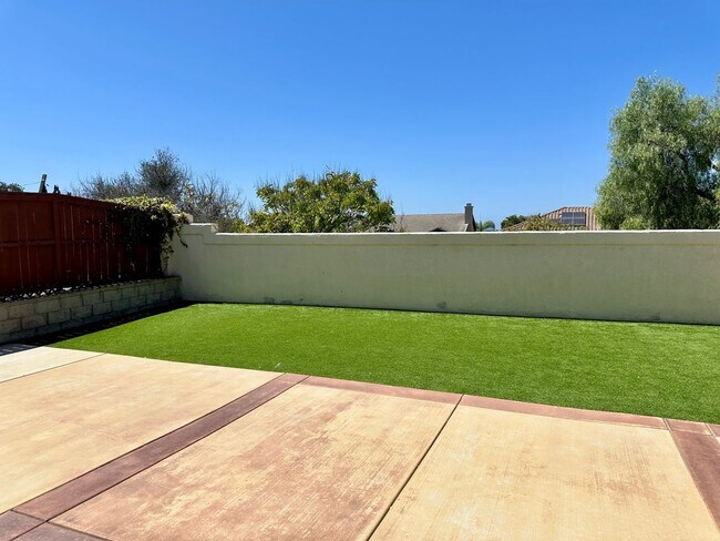 Building Photo - 1508 Robles Dr