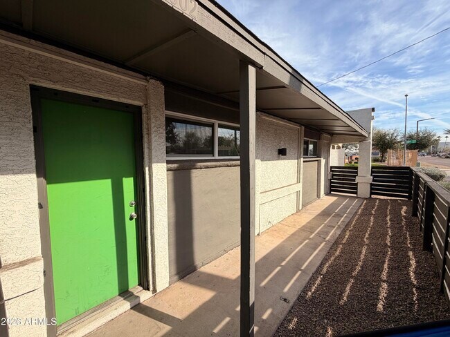 Building Photo - 6802 W Glendale Ave