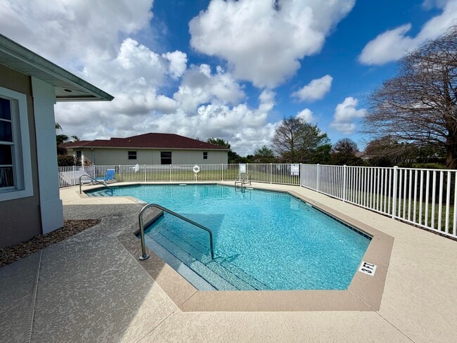 Building Photo - 6295 33rd Manor