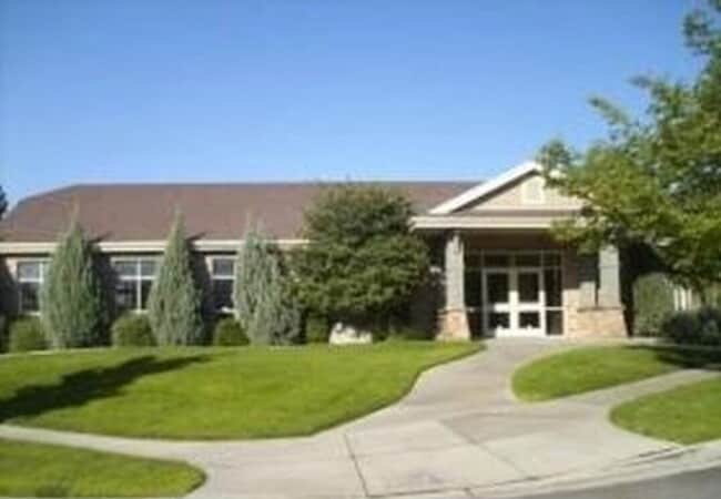 Building Photo - "Charming 3-Bed, 2-Bath Top Floor Condo in...