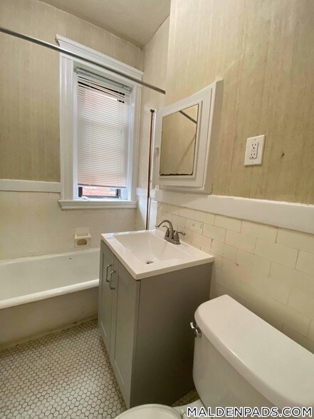 Building Photo - 17-19 Washington St.