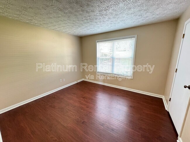 Building Photo - 2270 Turtle Club Dr NE