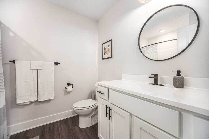 Building Photo - 1562 Michigan St NE