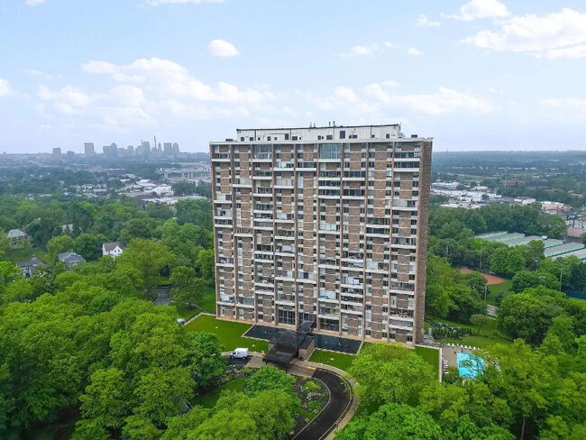 Building Photo - 1000 Urlin Ave