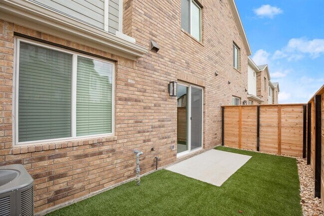 Building Photo - 17409 Homestead Haven Dr