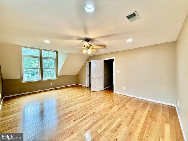 Building Photo - 6605 Keene Dr