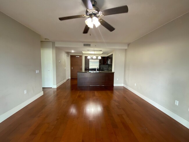 Building Photo - ALLURE WAIKIKI-2 bedroom