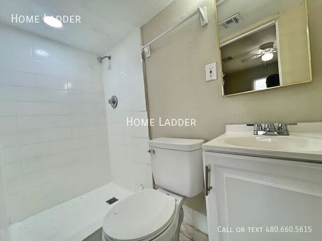 Building Photo - 927 S 35th Ave