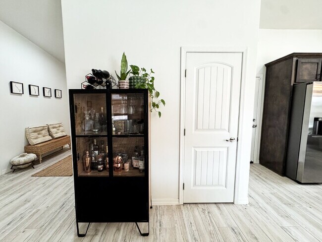 Building Photo - "Spacious 4-Bedroom, 2-Bathroom home in Prime Yuma!"