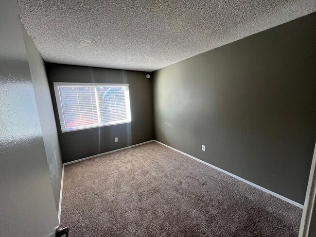 Building Photo - Stunning 4 Bedroom, 3 Bath Tierrasanta Hom...