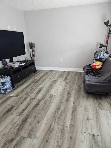 Building Photo - 315 Twisted Oak Dr NW