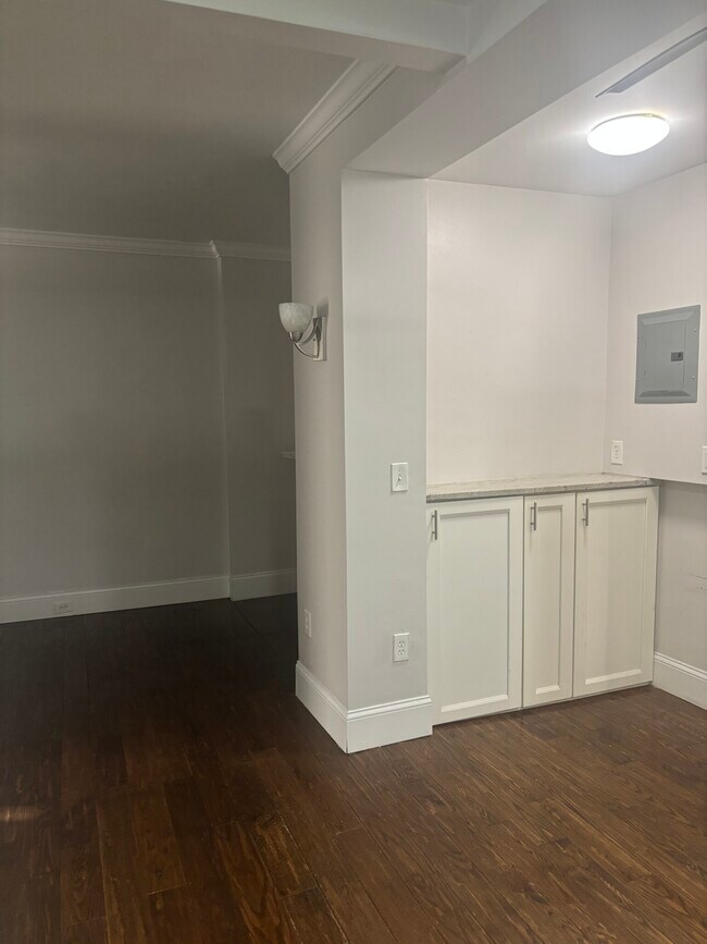 Building Photo - 91 Westland Ave