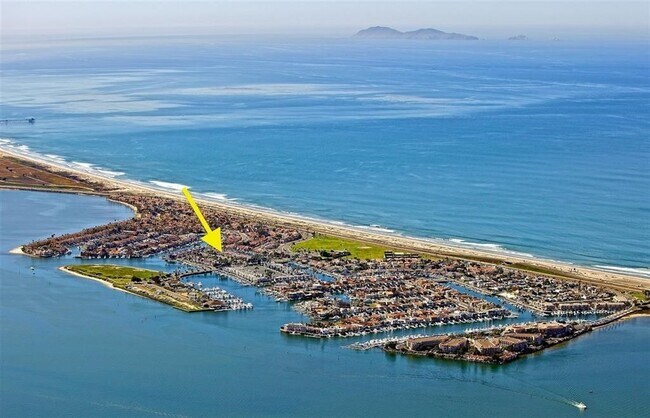 Primary Photo - 3 Bedroom Condo on the Bay!