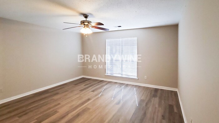 Building Photo - 125 Cowan Dr