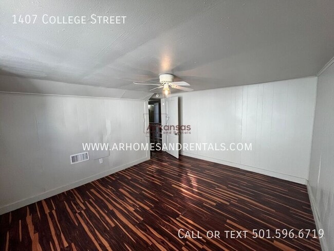 Building Photo - 1407 College St