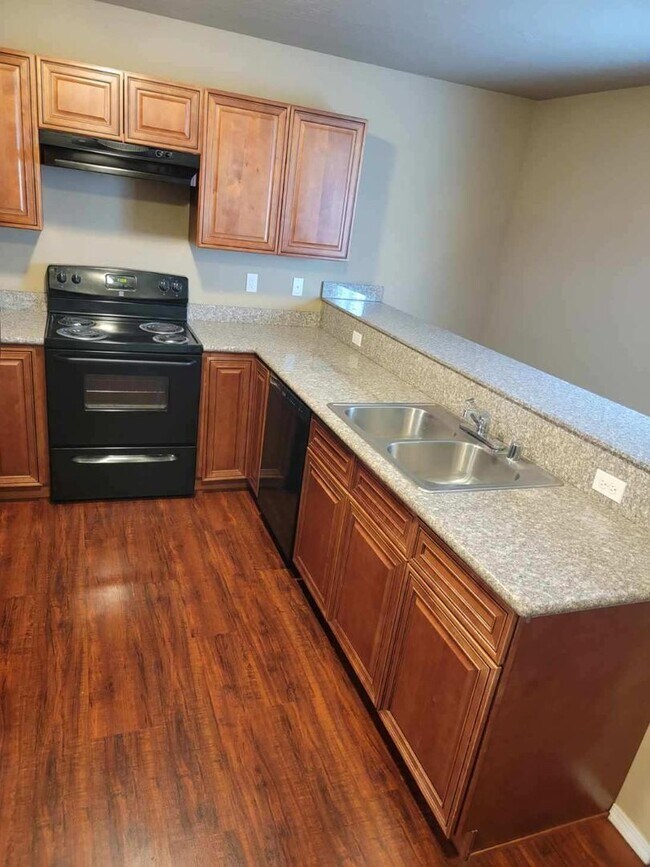 Building Photo - W Shannon Duplex