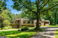 Building Photo - 8823 Brook Rd