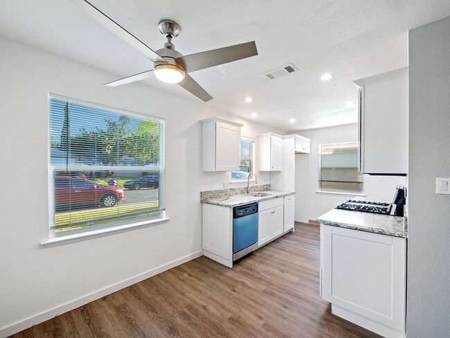 Building Photo - FOR RENT in Sacramento! 2533 Michelle Dr, ...