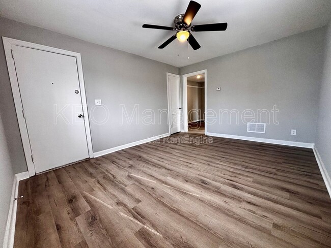 Building Photo - 235 E Xenia Dr