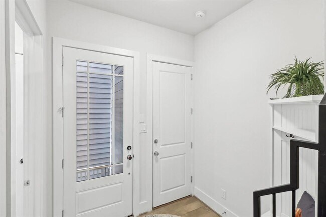 Building Photo - 1234 W 21st St