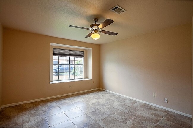 Building Photo - 5874 Meadow Way