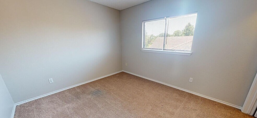 Building Photo - 7900 Rosenberry Dr