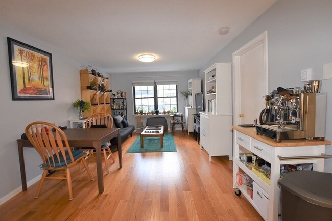 Building Photo - 88 Charles St