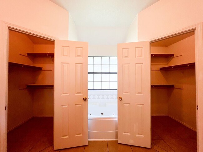 Building Photo - Available NOW!!!! Open floor plan features living room with fireplace, dining area, and large kit...