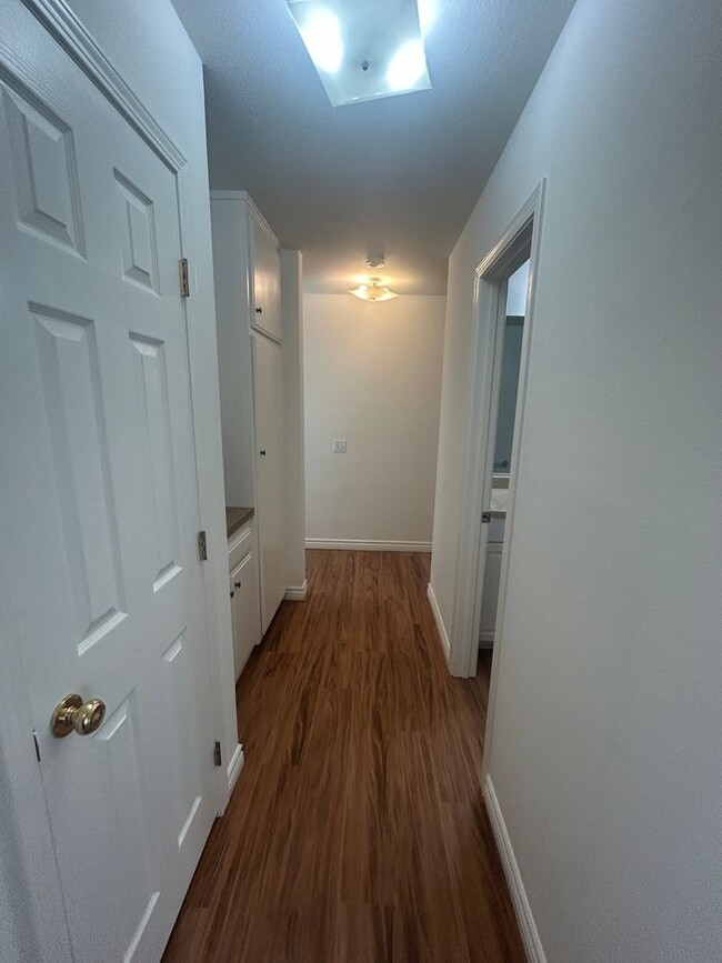 Building Photo - East End updated Home!