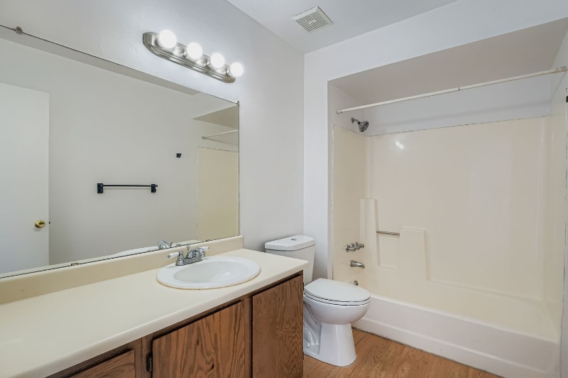 Building Photo - 1845 Kendall St