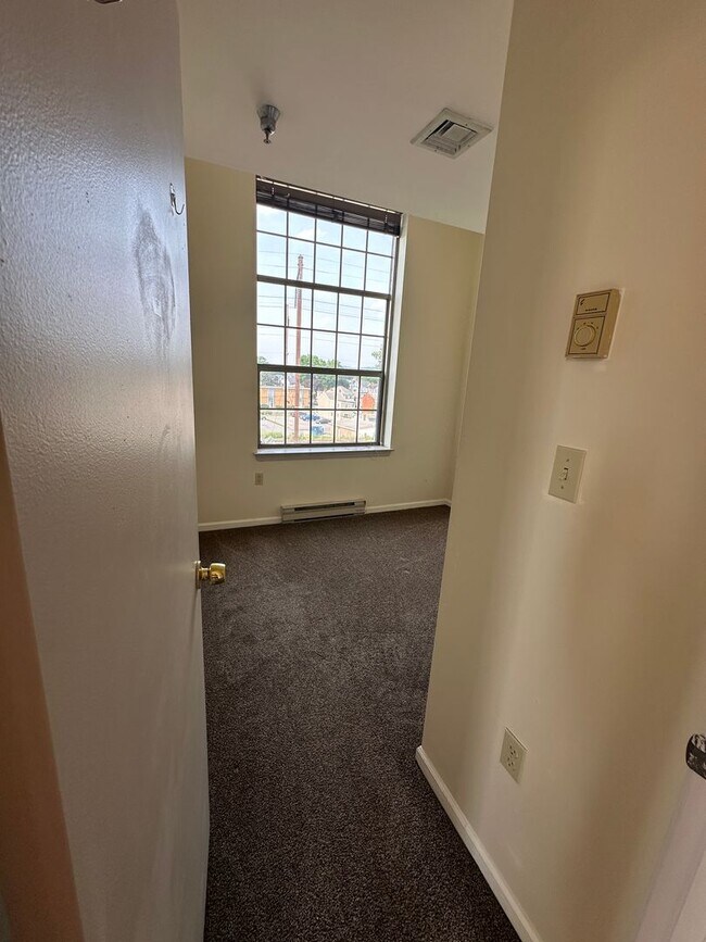 Building Photo - 149 Wilson St