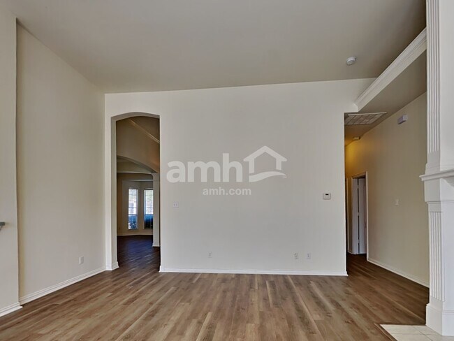 Building Photo - 2500 Kariba Ln