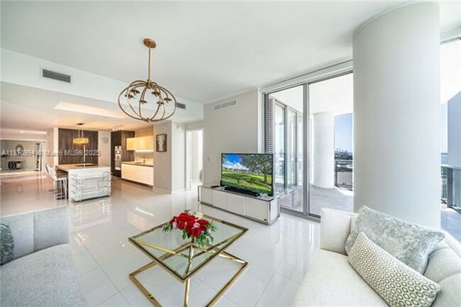 Building Photo - 851 NE 1st Ave