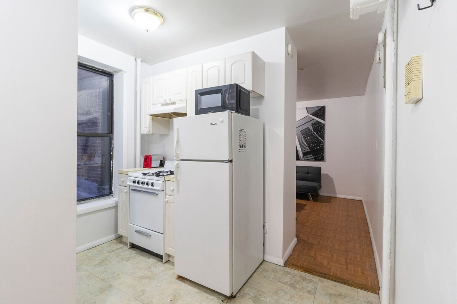 Building Photo - 1676 3rd Ave