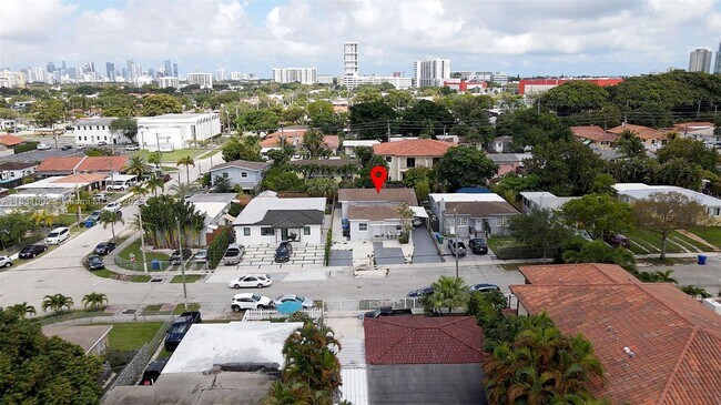 Building Photo - 2761 SW 33rd Ave