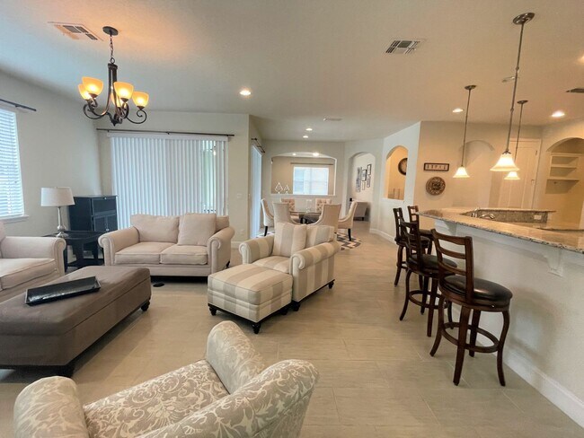 Building Photo - The perfect home waiting for you! FULLY FURNISHED!!