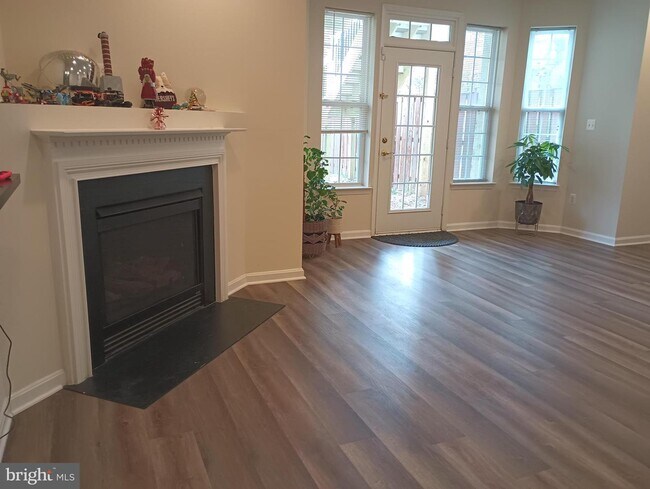 Building Photo - 42133 Fremont Preserve Square