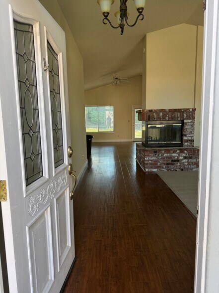 Building Photo - 4933 Charter Rd