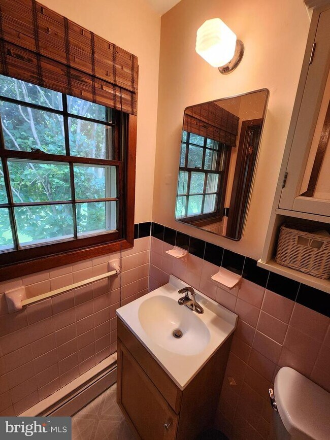 Building Photo - 17158 Ferry Dock Rd