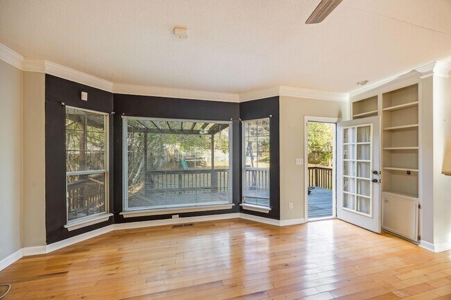 Building Photo - 1114 Rivershyre Dr