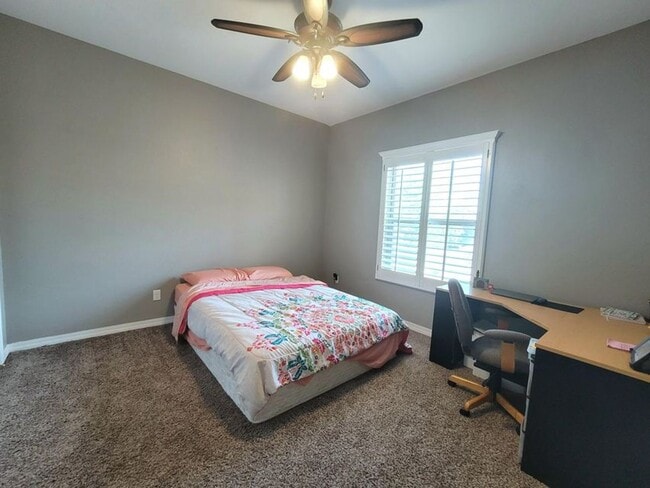 Building Photo - Amazing 3 bedroom 2 bath home in West El Paso!