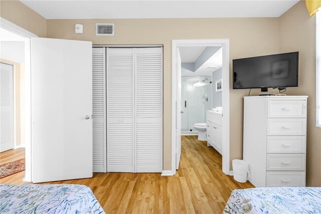 Building Photo - 6021 Bahia Del Mar Cir N