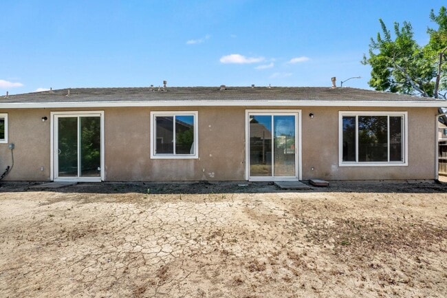 Building Photo - 3 Mill Springs Ct