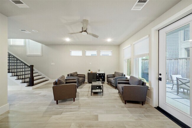 Building Photo - 2625 Fountain Key Blvd